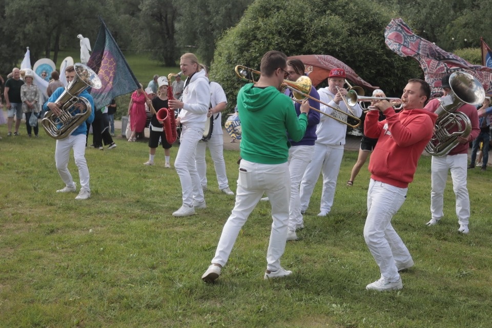 В ногу с Пушкиным В ногу с Пушкиным