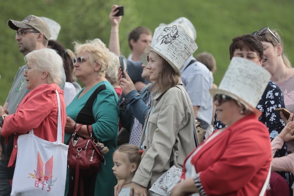 В ногу с Пушкиным В ногу с Пушкиным