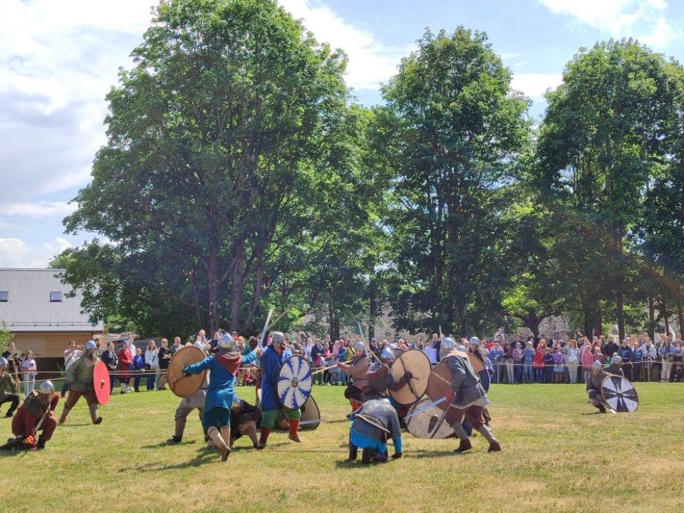 Более 100 реконструкторов стали участниками фестиваля «Исаборг»
