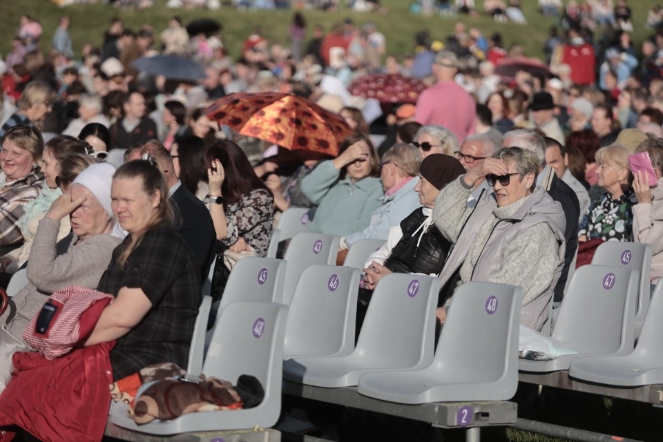 Лучше хором