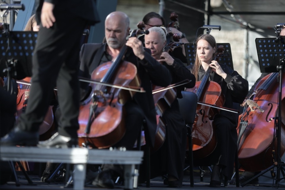 Лучше хором