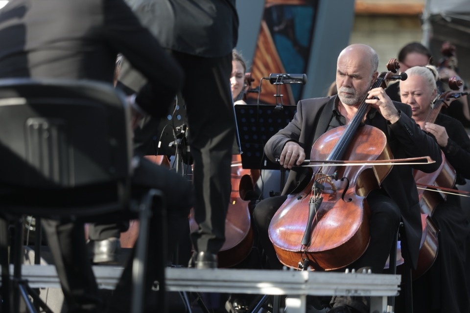 Лучше хором