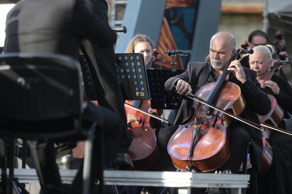 Лучше хором