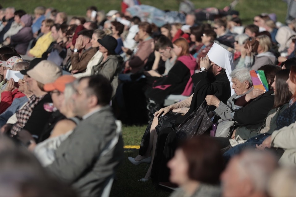 Лучше хором