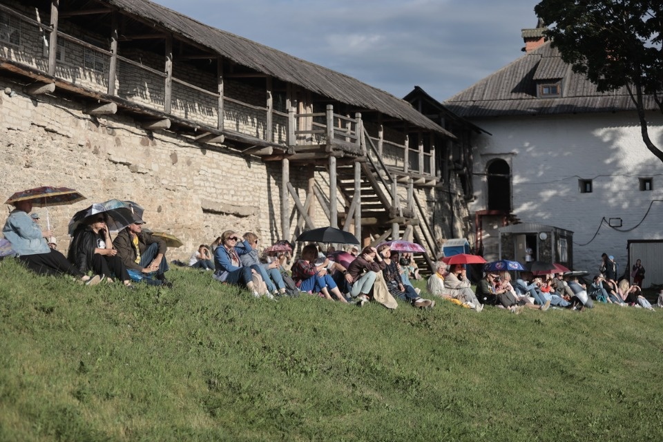 Лучше хором