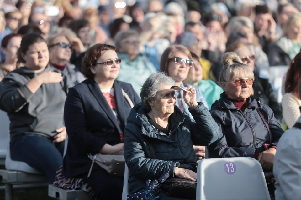 Лучше хором