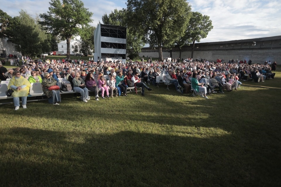 Лучше хором
