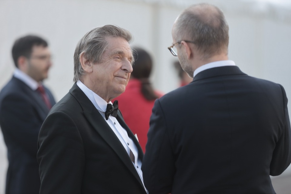 Лучше хором