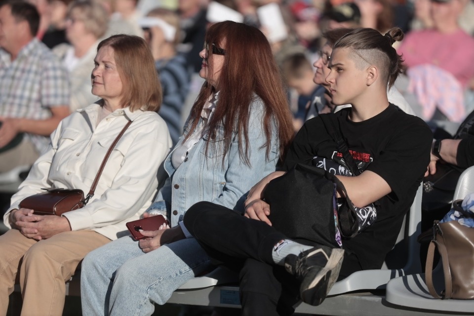 Лучше хором