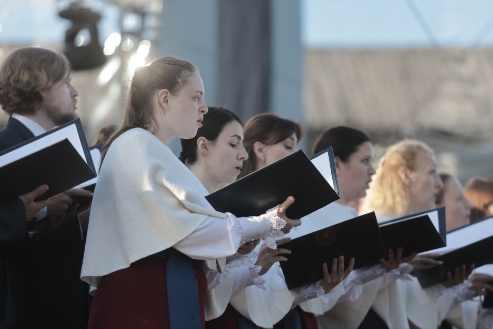 Лучше хором