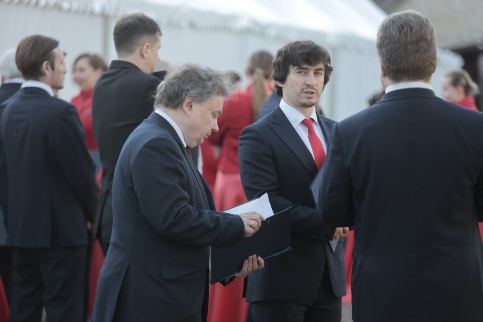 Лучше хором