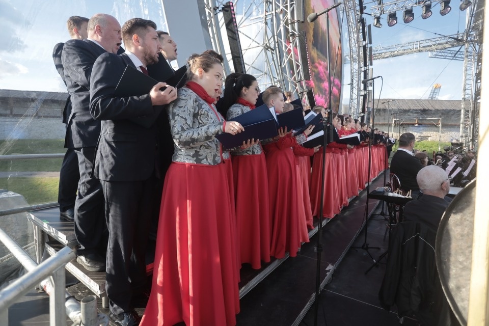 Лучше хором