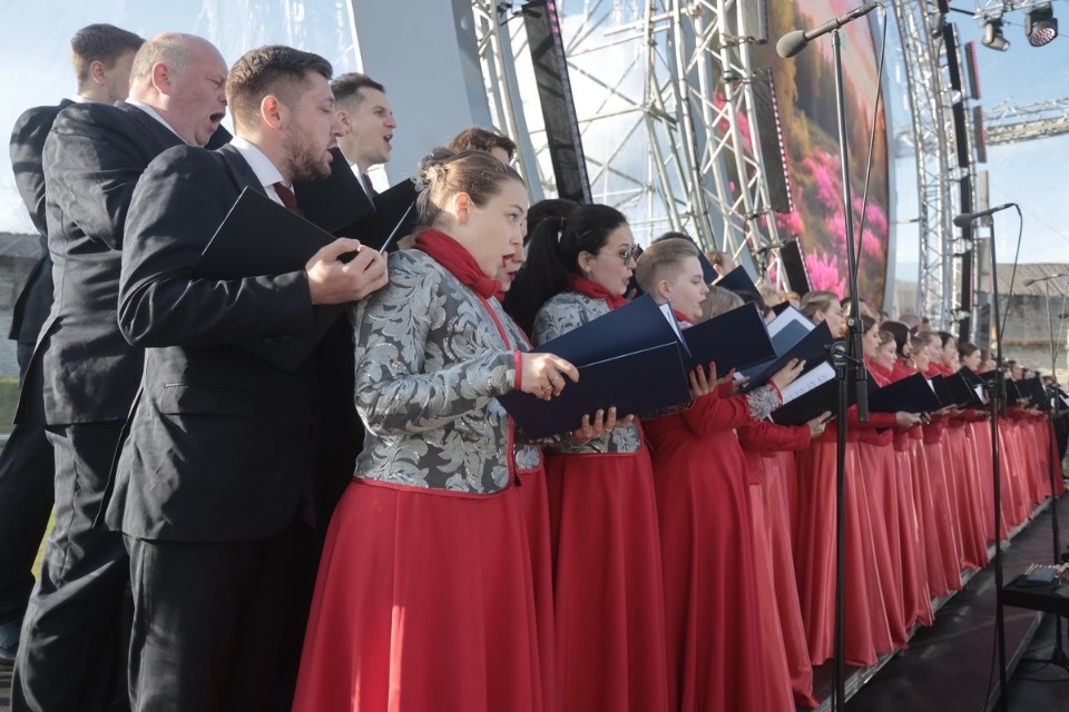 Лучше хором