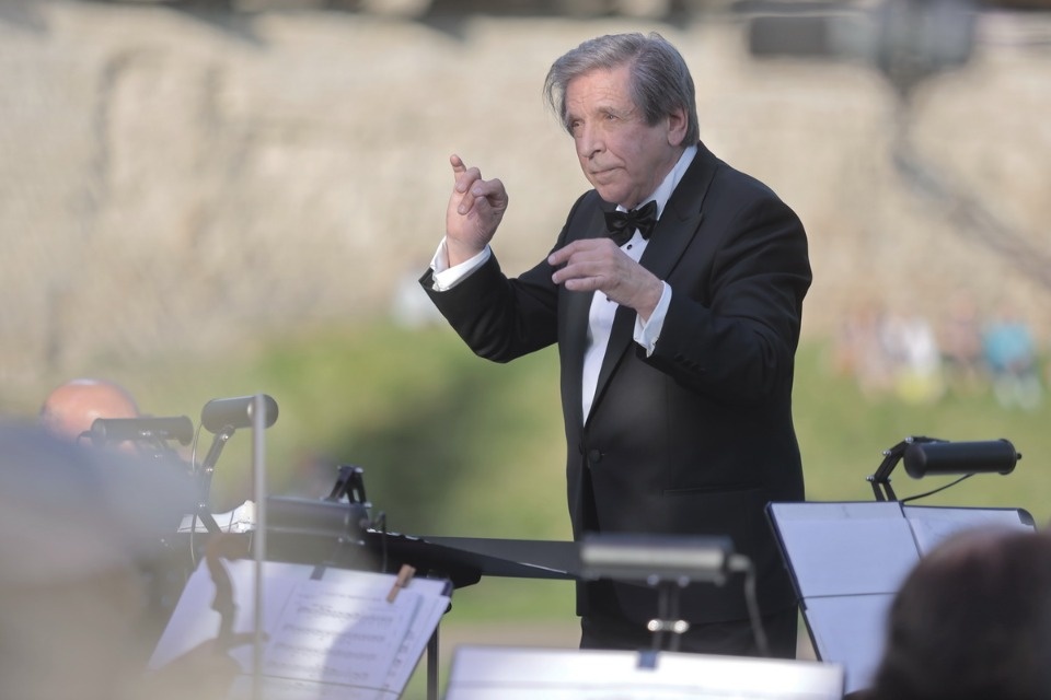 Лучше хором