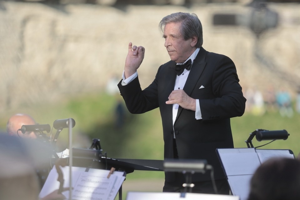 Лучше хором