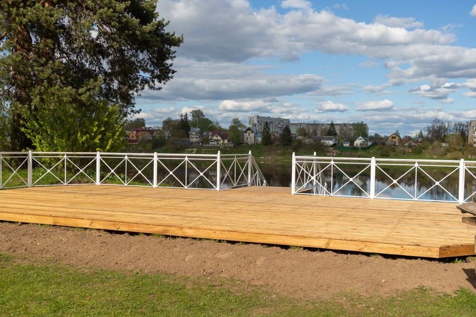 Новый парк-пляж «Воздух» открылся на берегу реки Великой в Пскове Новый парк-пляж «Воздух» открылся на берегу реки Великой в Пскове