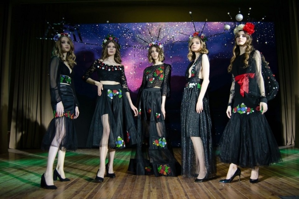 Девушка с обложки