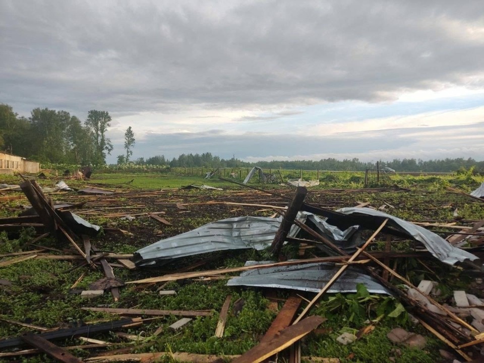 Михаил Ведерников об устранении последствий торнадо в районах: Ситуацию держим на контроле