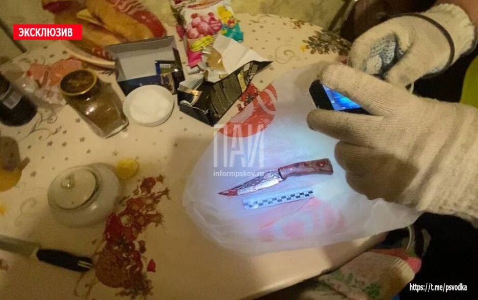 В Пскове мужчина зарезал свою супругу на почве ревности