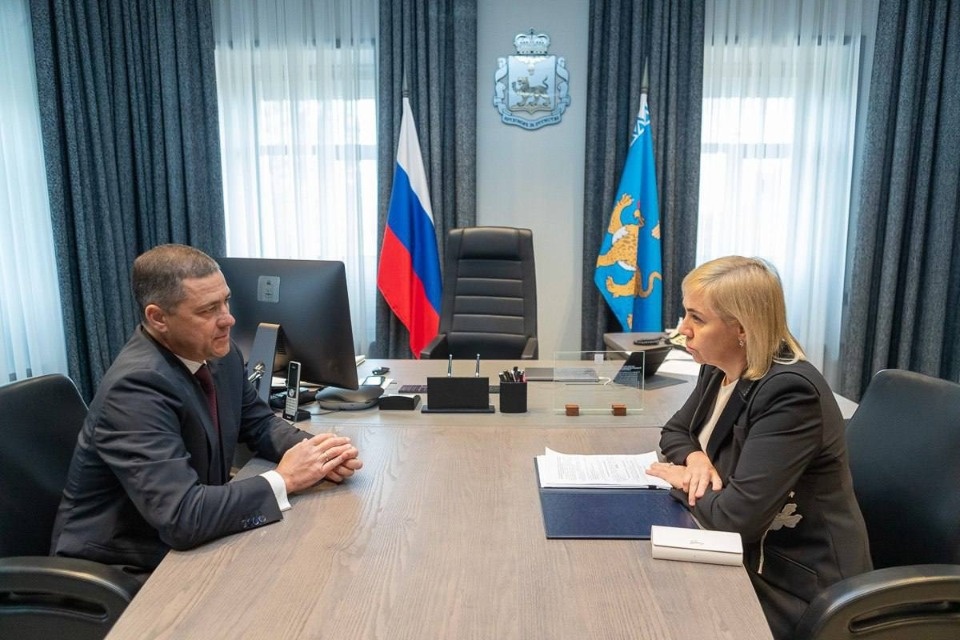 Проекты в сфере земельно-имущественных отношений обсудил псковский губернатор с руководством Росреестра