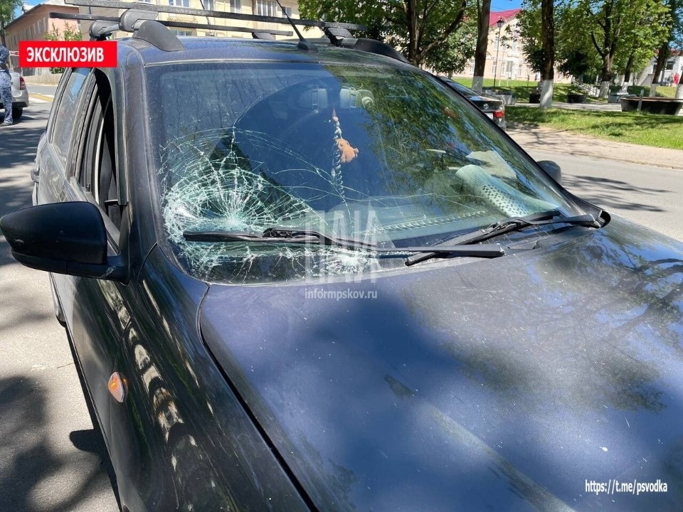 Пешеходы попали под колеса автомобилей в Великих Луках и Острове Пешеходы попали под колеса автомобилей в Великих Луках и Острове
