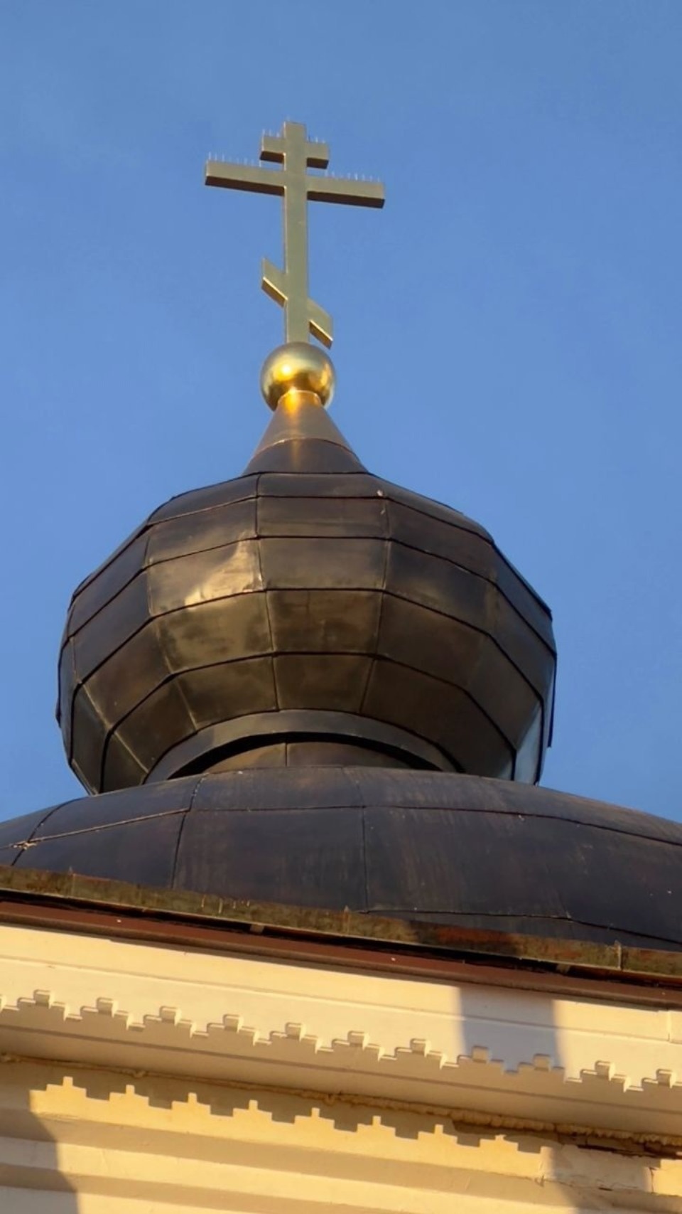 Специалисты отреставрировали купола Иоанно-Богословского Савво-Крыпецкого монастыря