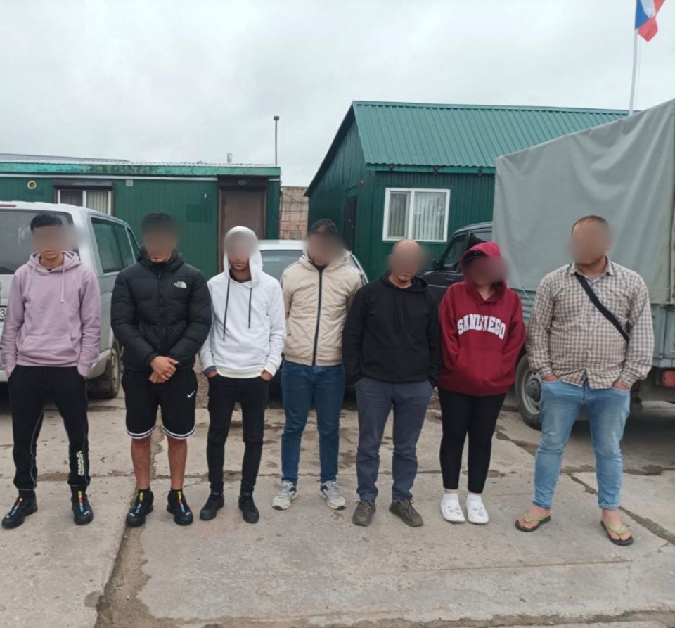 Семь африканцев, пытавшихся незаконно пересечь госграницу РФ, задержали в Невельском районе 