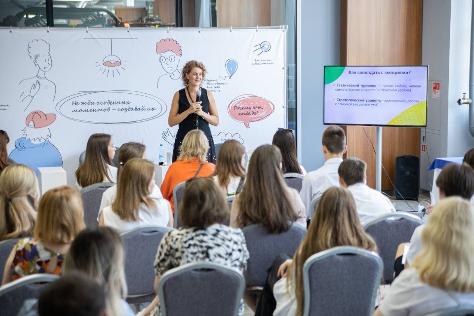 Порядка 340 псковичей получили предложения о работе на Всероссийской ярмарке трудоустройства