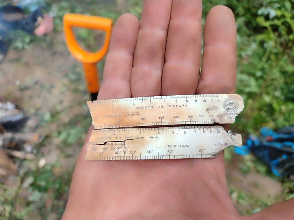 Поисковики подняли фрагменты самолёта АР-2 в Пыталовском районе