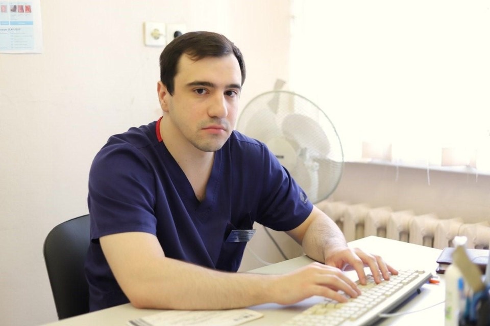 В Псковской облбольнице появился новый сердечно-сосудистый хирург 