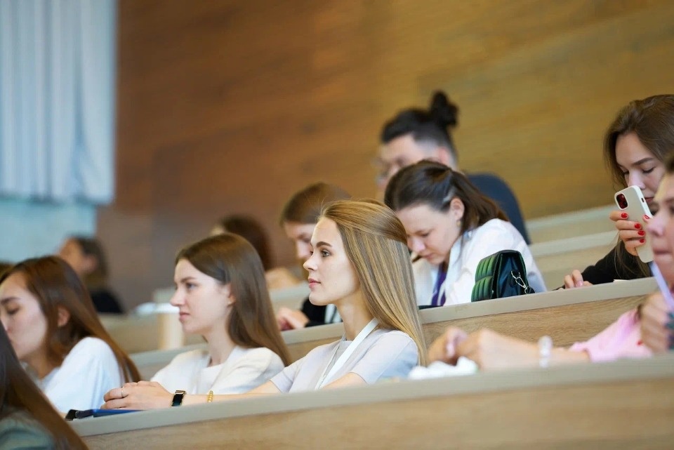 Дмитрий Чернышенко: с помощью портала Госуслуг подано уже более 2 млн заявлений в вузы и колледжи