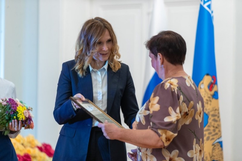 Лучших работников почтовой службы Псковской области наградили региональными наградами