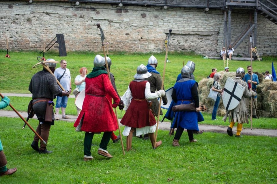 «Довмонт Псковский» «Довмонт Псковский»