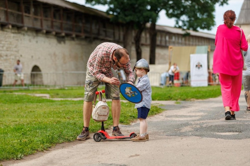 «Довмонт Псковский» «Довмонт Псковский»