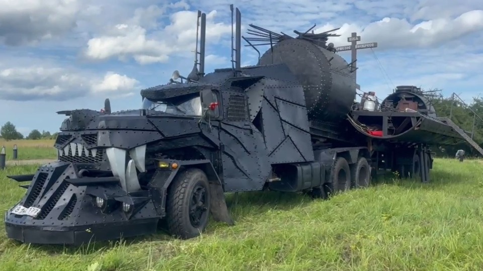 В Изборске готовят площадку к старту «Восхождения к Победе» 