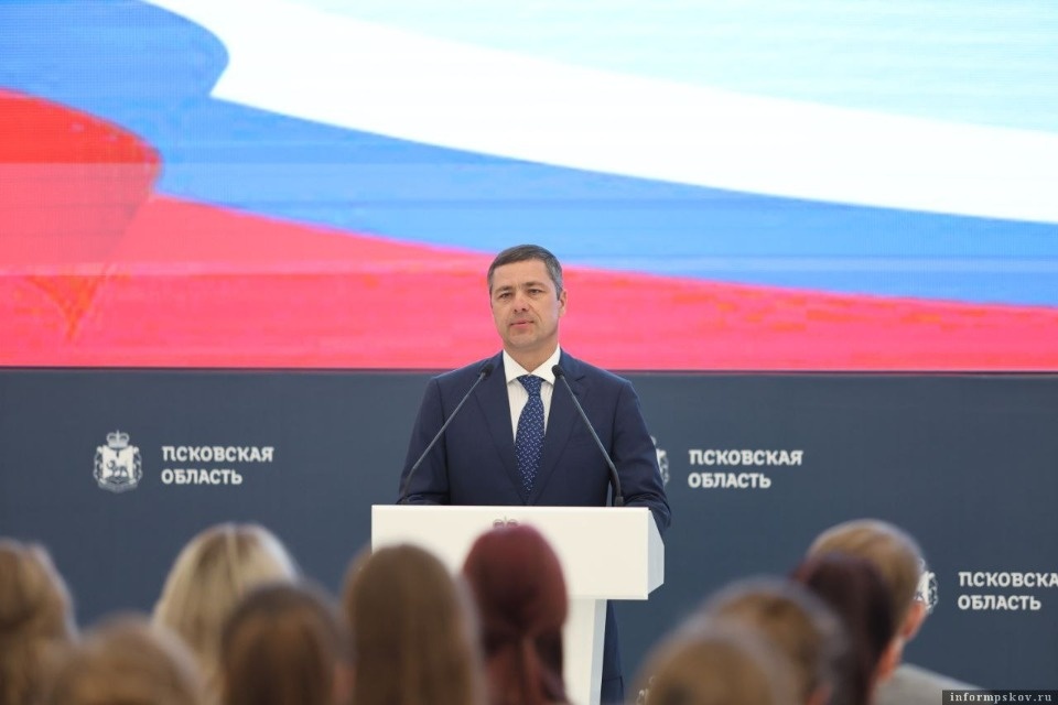 Михаил Ведерников предложил ввести дополнительные стипендии для медалистов-целевиков