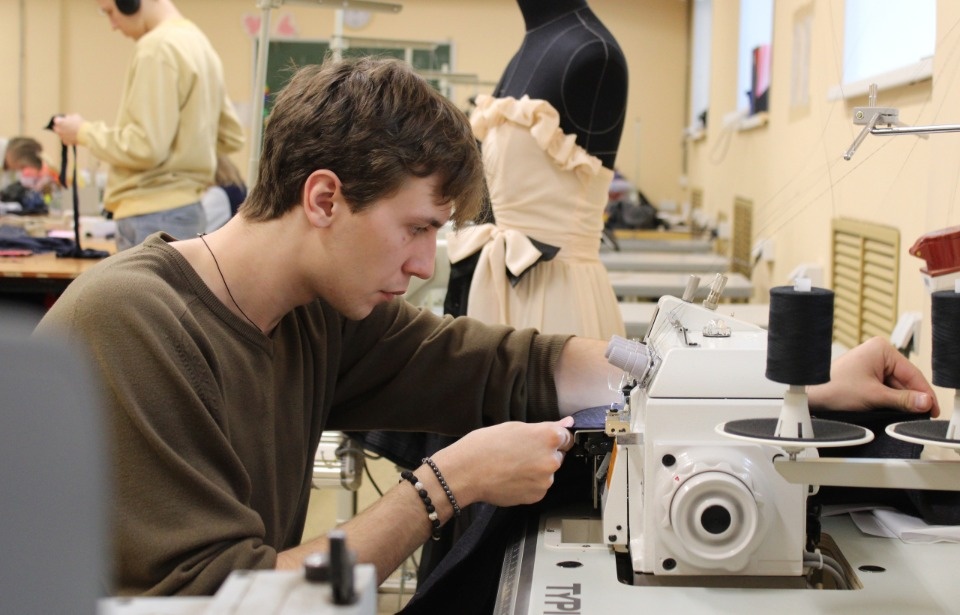 Брюки превращаются… Брюки превращаются…