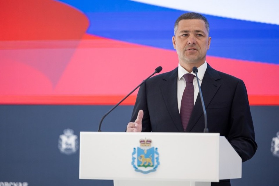 Михаил Ведерников вручил военнослужащим 76-й Псковской Дивизии государственные награды