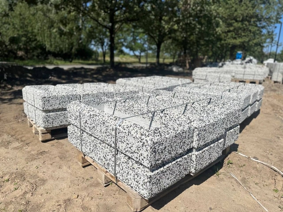 Борис Елкин: Сквер на Сиреневом бульваре готов почти на 90%