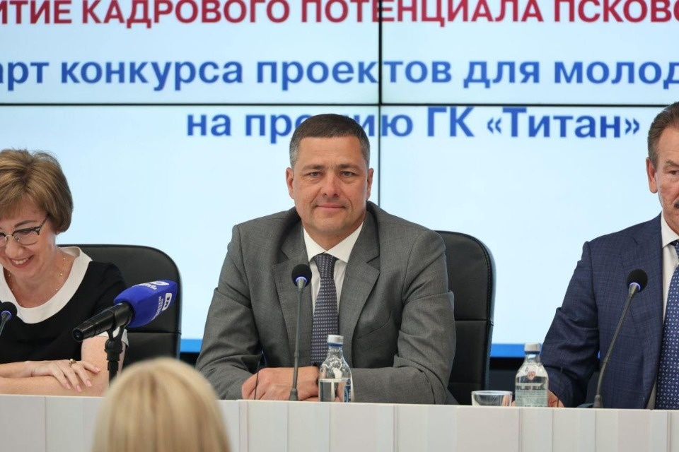 Михаил Ведерников рассказал, как псковские технические производства насыщают кадрами