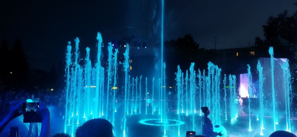 Псковичи и гости города поделились своими впечатлениями о новом мультимедийном фонтане