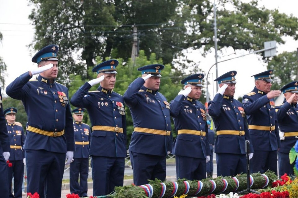 Память десантников 6-й роты почтили у мемориала «Купол» в Черёхе