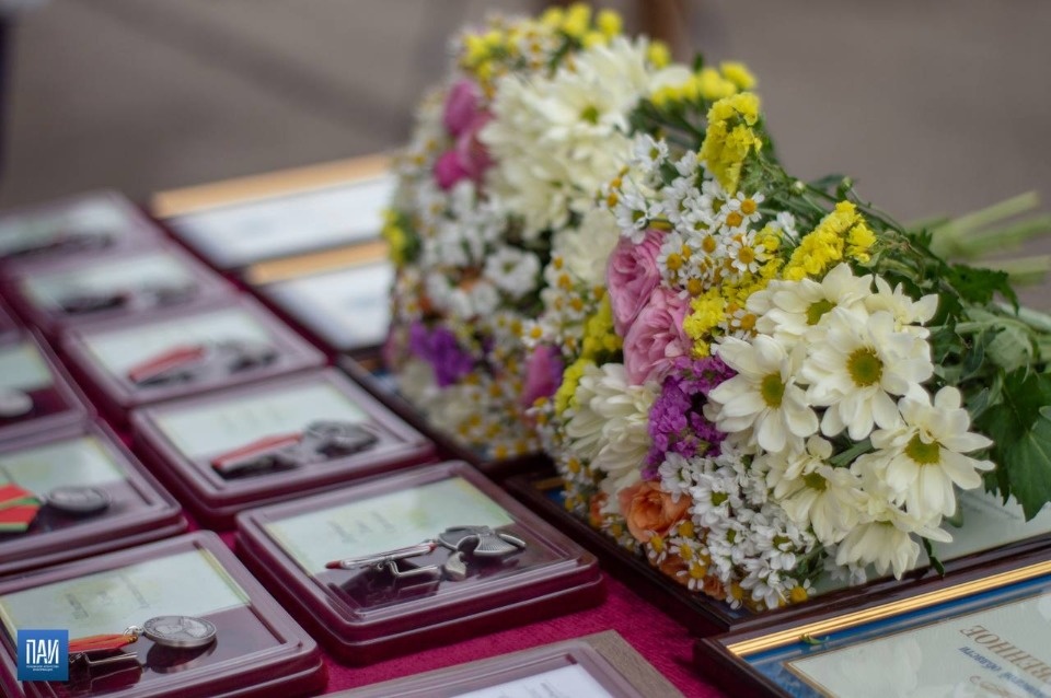 Государственные награды вручили воинам-десантникам в Пскове