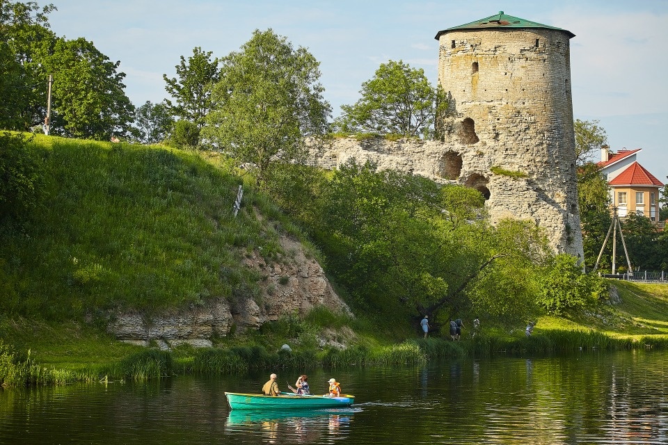  Блогер Надежда Стрелец рассказала, какие места можно посетить в Пскове