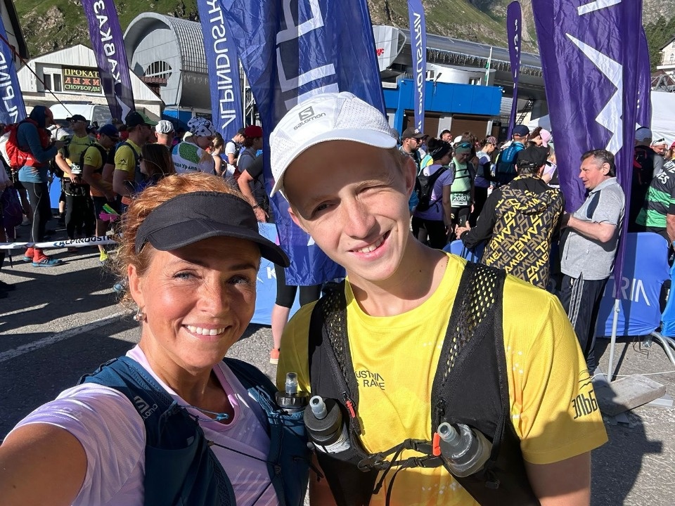 Москвичка посвятила Гдову свое второе восхождение на Эльбрус