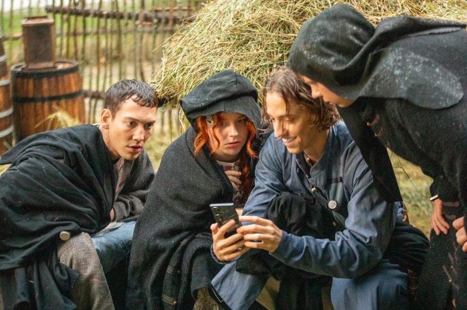 Главный герой снимающегося под Псковом сериала «Казачок 2» отправится спасать род Романовых Главный герой снимающегося под Псковом сериала «Казачок 2» отправится спасать род Романовых