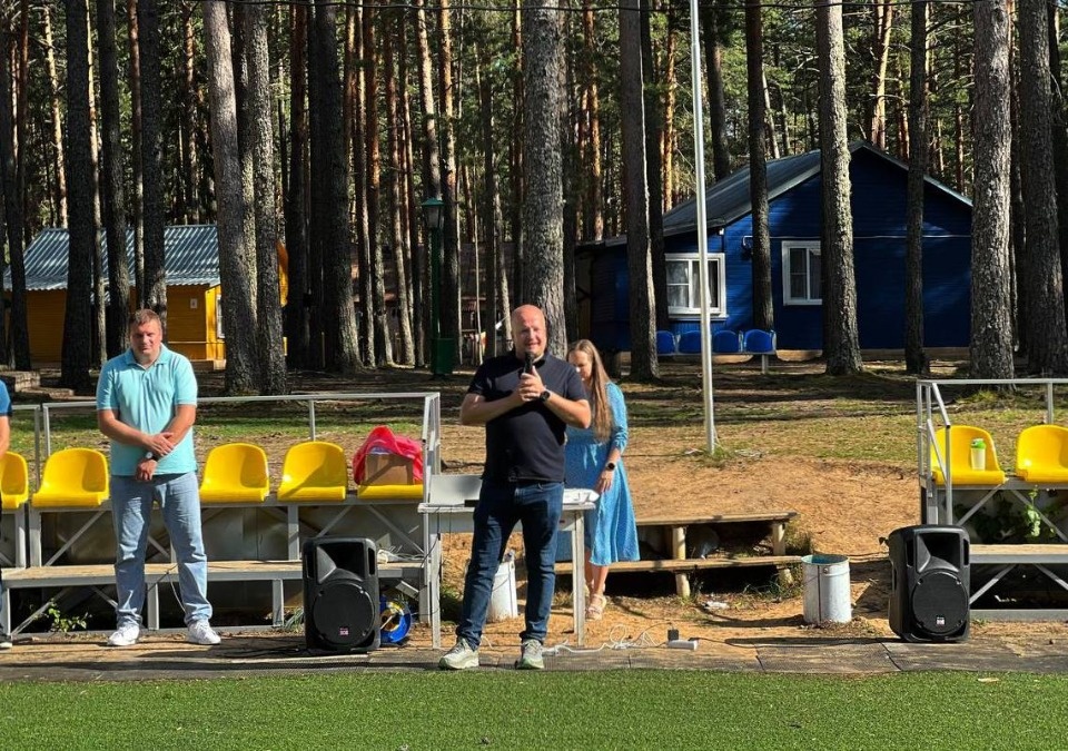 В детском лагере «Радуга» под Псковом постепенно реконструируют все жилые дома