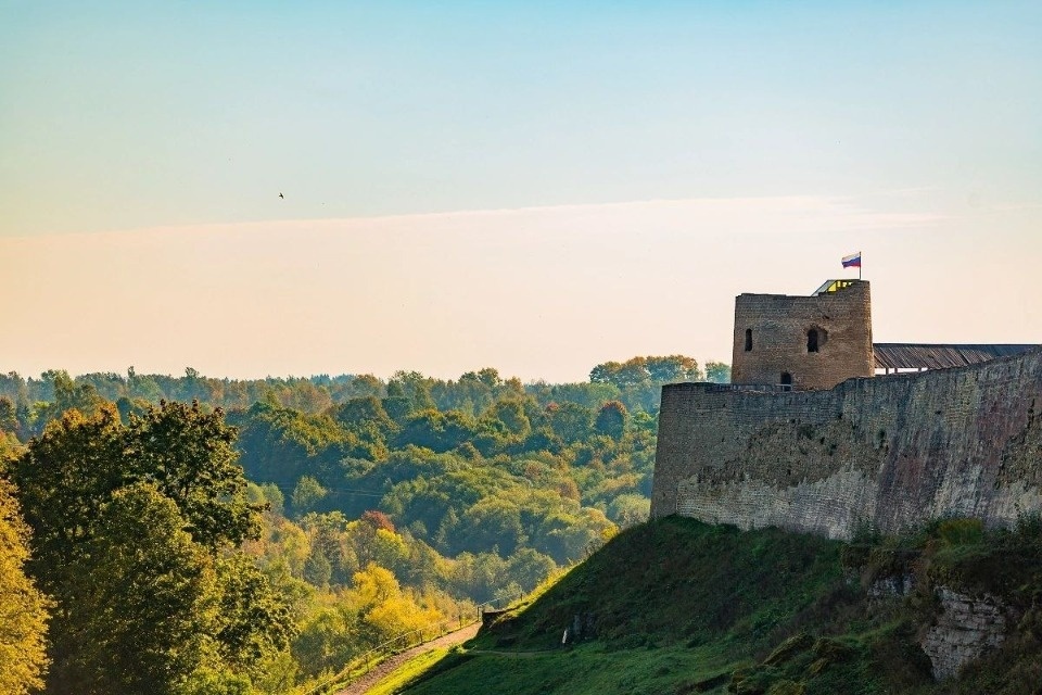 Музей-заповедник «Изборск» запустил еженедельную акцию «Культурный субботник»