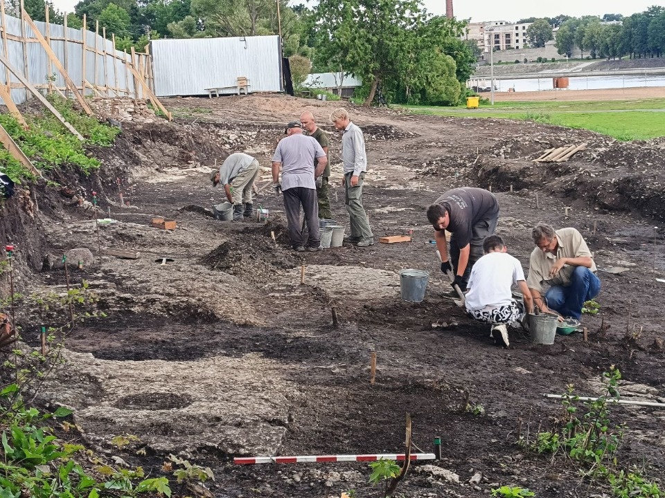 В Пскове обнаружили следы средневекового поселения