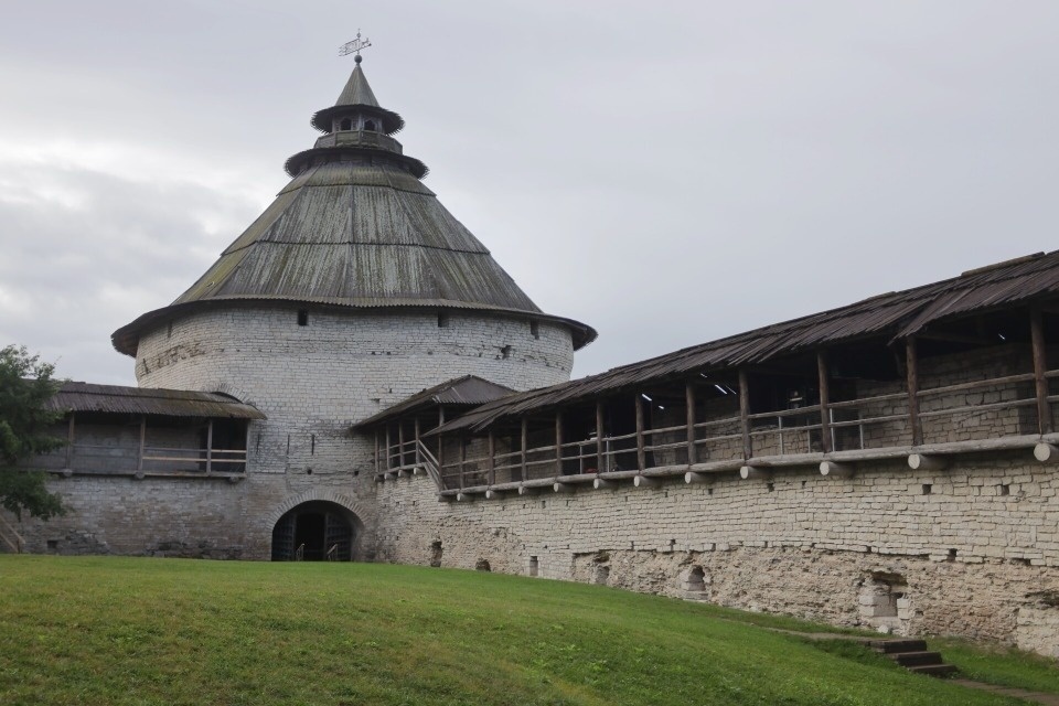 Эксперт рассказала, почему не удалось создать музейное пространство в Покровской башне в Пскове